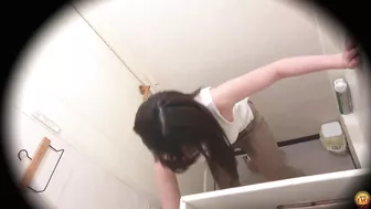 DLEE-426 03 OLs, schoolgirls on the way home and women found in the city peeing standing up on hidden cameras in public toilets